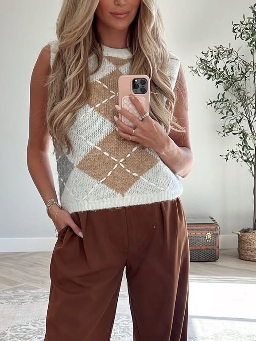 Vici Cream & Tan Argyle Knit Sleeveless Sweater Vest